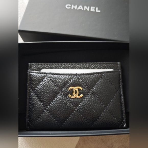 Chanel Caviar Card Holder - Picture 1 of 8